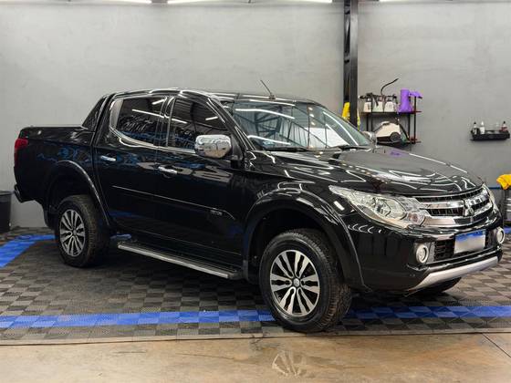 MITSUBISHI L200 TRITON 2.4 16V TURBO DIESEL SPORT HPE TOP CD 4P 4X4 AUTOMÁTICO MITSUBISHI L200 TRITON 2.4 16V TURBO DIESEL SPORT HPE TOP CD 4P 4X4 AUTOMÁTICO
